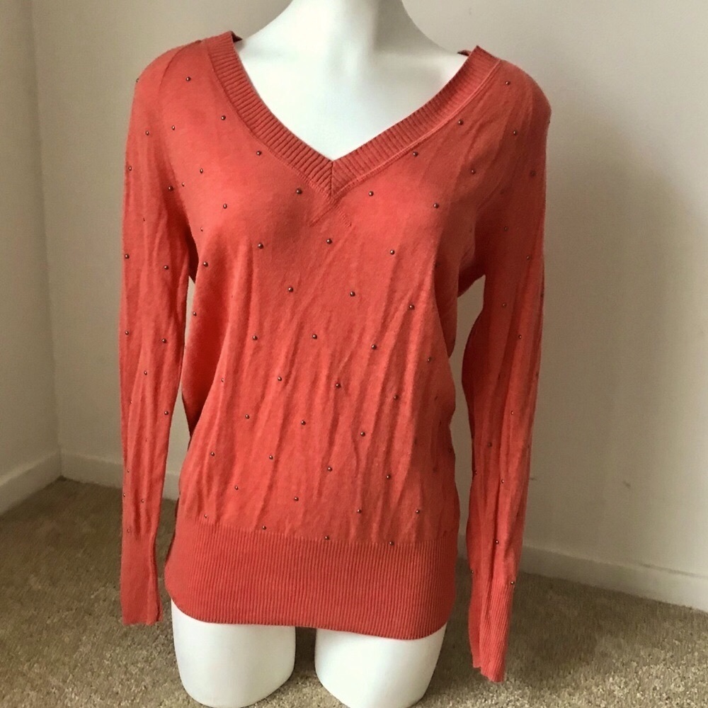 Hurley V-neck Sweater w/Bronze Embellishment